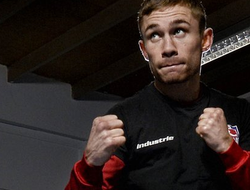 фото - Видео спарринга и работы на «лапах» Карла Фрэмптона