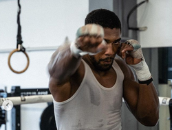 фото - Почему Джошуа тренируется с бывшим тренером Фьюри? Ответ есть у промоутера