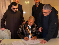 фото - Не просто мегафайт, а контракт на 2 боя — новые детали об очередном подарке от Аль аш-Шейха