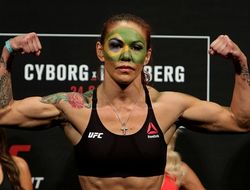 фото - Россиянка Куницкая против Крис «Киборг» — новый мэйнивент UFC 222