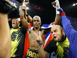 фото - Элиминатор IBF: Субриэль Матиас уничтожил Батыржана Джукембаева: видео