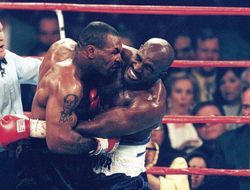 фото - Эвандер Холифилд об отношениях с Майком Тайсоном: «И все вокруг счастливы»