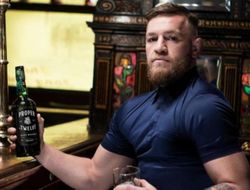 фото - Ирландский паб слил унитаз весь запас Proper 12 — виски Макгрегора: видео