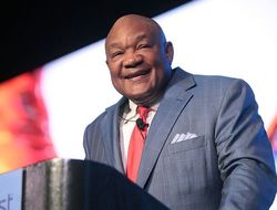 фото - Джордж Формен хочет научить Уайлдера «быть ближе к земле» и стать мощным