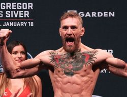 фото - Видео: Макгрегор отобрал чемпионский пояс у Алдо