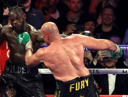 фото - Скандал с перчатками: Фьюри жульничал в бою с Уайлдером? Мнение Диаманте