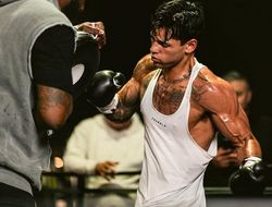 фото - Гарсия отказался от допинг-тестирования в преддверии боя с Барриосом? Заявление бойца