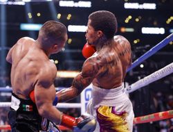 фото - «Танк Дэвис вырвал победу у «Питбуля» Круса: видео