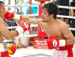 фото - Потные объятья: Ньомтронг затаскал Рохаса до жуткой победы