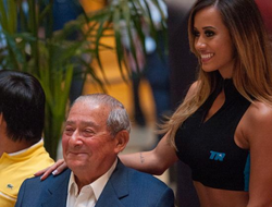 фото - Боб Арум поставил бой Рамирес–Тейлор выше боя Ломаченко–Лопес