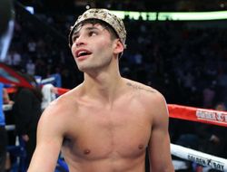 фото - Райан Гарсия ронял Эммануэля Тагоэ, но не удосрочил: видео