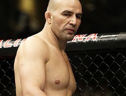 фото - UFC: Гловер Тейшейра быстро забил Мишу Циркунова