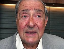 фото - Просили Лопеса отказаться от титула, бой с Камбососом — фигня. Боб Арум о планах на Теофимо