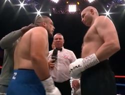фото - Дычко уныло дебютировал в Zuffa Boxing