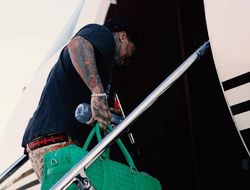 фото - Дэвис психанул в Twitter на Мейвезера и компанию. А потом всё снёс