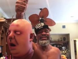 фото - Шеннон Бриггс «оторвал голову» Брауну и читает рэп на кухне — видео