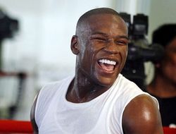 фото - Амир Хан воспользуется опытом Мэйуэзера