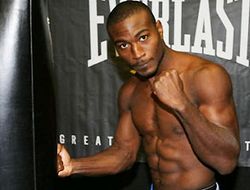 фото - Тэйворис Клауд проведет защиту против Жолта Эрдеи?