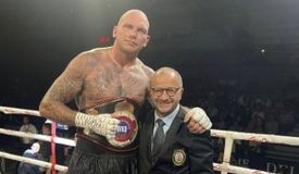 «Историческая» победа супертяжа Юнгквиста и сенсационный факап Лукас