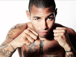 фото - Пабло Сесар Кано против Эшли Тиофейна в андеркарте Мэйуэзер–Альварес