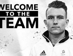 фото - «Боксирую, как Альварес»: Херн сманил в профи британского любителя Далтона Смита