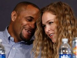 фото - Кормье: Реванш Холм и Роузи? Минимум через год