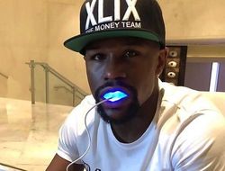 фото - Иск против Флойда Мейвезера. Не поверите, но всё дело в белоснежных зубах