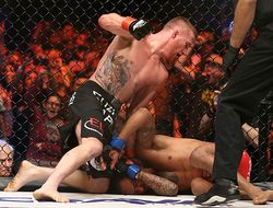 фото - WSOF 19: Гэтжи отстоял титул, Валиев сокрушил Уэста