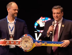 фото - На кону боя Фьюри-Усик будет специальный пояс от WBC — кадр дня