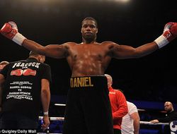 фото - Дюбуа впервые прошёл всю дистанцию, Кэттеролл перебоксировал Дэйвиса