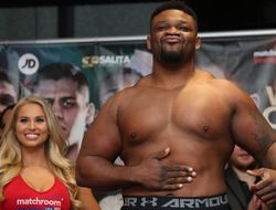 фото - Миллер не выступит в январе в Нью-Йорке — готовится к бою с Энтони Джошуа?