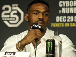 фото - UFC 232 перенесён из Вегаса: у Джона Джонса снова нашли допинг