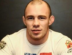 фото - Российский боец уволен из UFC из-за неонацистской тату секунданта — СМИ