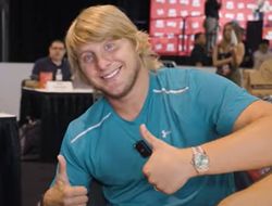 фото - Пимблетт сделал выбор между Царукяном и Гэтжи