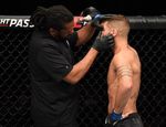 UFC в Мексике: бой Родригес–Стивенс продлился 15 секунд, клетку забросали бутылками — видео