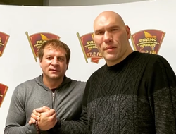 фото - Бойцы поздравляют с днём Благодарения, Емельяненко поравнялся с Валуевым — соцсети 