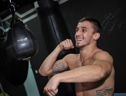 фото - Денис Лазарев победил Бахрома Пайозова в Москве