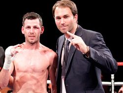 фото - Дэррен Баркер готов драться с Феликсом Штурмом в декабре в Британии