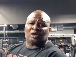 фото - «Нокаутирует за 4 раунда!» Джеймс Тони назвал триумфатора мегафайта Ломаченко–Лопес 