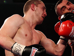 фото - Роман Белаев не смог досрочно «дожать» Дина Бёрна