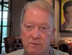 фото - Промоутер Фьюри пересмотрел реванш с Усиком — вот его вердикт