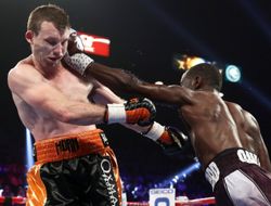 фото - Теренс Кроуфорд взял титул в третьем дивизионе, досрочно остановив Хорна