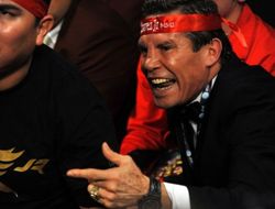 фото - Легендарный Чавес недоволен Майком Тайсоном и Роем Джонсом. Всё из-за «чужой даты»