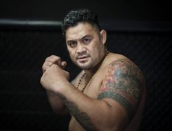 фото - Экс-звезда UFC Марк Хант проиграл бывшему футболисту Полу Галлену