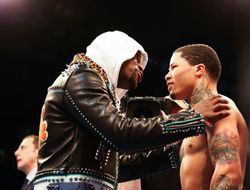 фото - Супербой Дэвис – Гарсия. Мейвезер поделился брутальным прогнозом