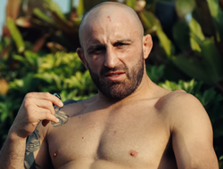 фото - Топурия отказался от пояса. У Волкановски остались вопросы