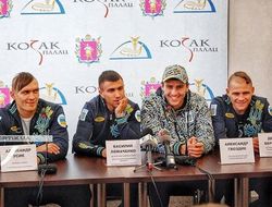 фото - Рябинский пугает ухажёров дочери, Педраса готовится к Ломаченко, Фьюри на лапах с Роучем — соцсети