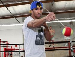 фото - Василий Ломаченко: жизнь в тренировочном лагере, часть 1 — видео