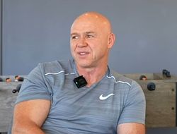 фото - «Вторая попытка не нужна». Британский тренер о реванше Усик – Фьюри