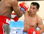 54–0, пять лет с титулом. Ванхенг Менайотин одолел Конко в рамках 12-й защиты